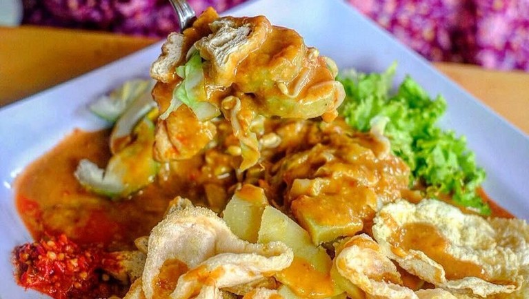 Indonesia memang terkenal dengan kulinernya yang bervariasi. Tak heran, banyak artis luar negeri yang mencobanya ketika berkunjung ke Indonesia.