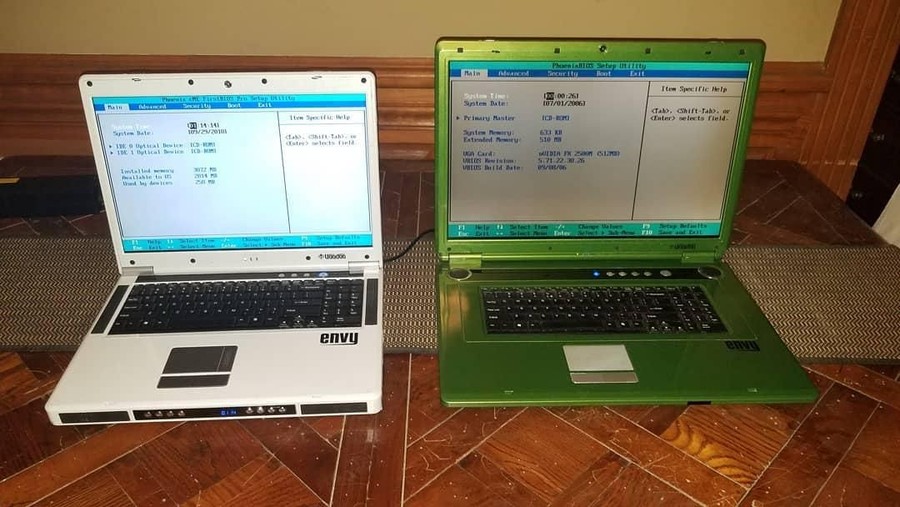 Voodoo Envy 171 Beberapa perusahaan teknologi mengeluarkan produk elektronik dengan spesifikasi dan harga yang fantastis.