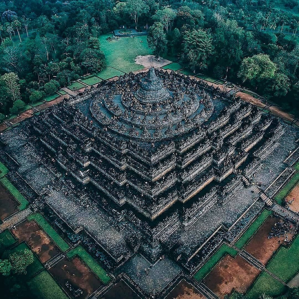 Super Junior dan TVXQ akan datang ke Indonesia dalam waktu dekat ini&period; Kedua boyband itu akan mengunjungi tempat wisata yang eksotis dan indah ini&period;
