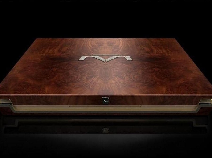 Luvaglio 1 Million Dollar Laptop Beberapa perusahaan teknologi mengeluarkan produk elektronik dengan spesifikasi dan harga yang fantastis.