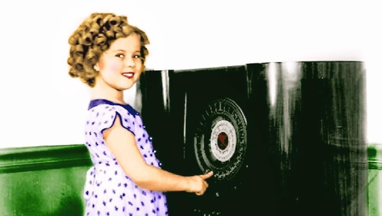 6 Fakta Menarik Mantan Aktris Cilik, Shirley Temple Mantan aktris cilik, Shirley Temple, memiliki perjalanan hidup yang mengagumkan. Hm, seperti apa ya kisahnya? Berikut Insertlive sajikan!