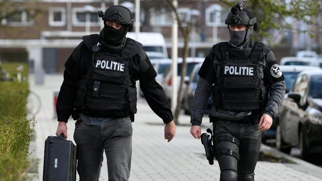 Otoritas keamanan Belanda masih mencari motif penembakan di sebuah trem di kawasan 24 Otkoberplein, Utrecht, yang menewaskan tiga orang pada Senin (18/3).