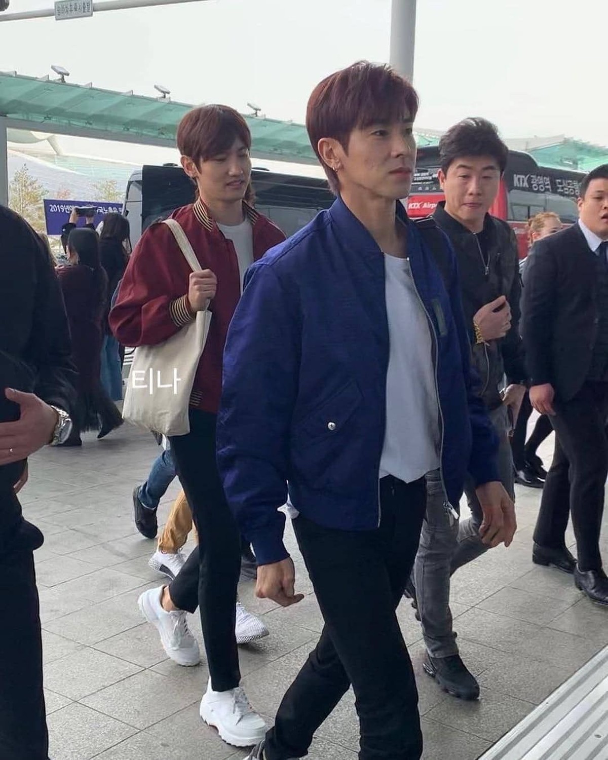 Para personel Super Junior telah bertolak untuk menjalankan syuting di Yogyakarta&period; Saking kreatifnya&comma; berikut meme kocak yang dibikin oleh para ELF Indonesia&period;