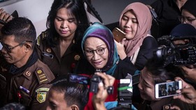 Majelis Hakim Tolak Seluruh Eksepsi Ratna Sarumpaet