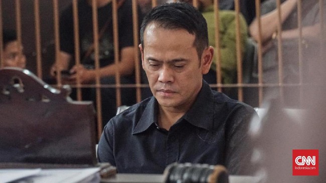 Majelis Hakim Pengadilan Tipikor Bandung menjatuhkan vonis bersalah terhadap terdakwa kasus pemberian suap mantan Kalapas Sukamiskin, Fahmi Darmawansyah.