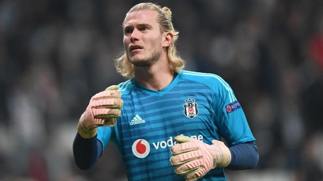 Loris Karius Kiper Newcastle di Final Carabao Cup, MU Berseri-seri