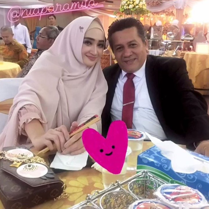 <p>Nia Paramitha resmi bercerai dengan Gusti Randa pada tahun 2006 karena isu orang ketiga. Empat tahun pascacerai, pasangan ini memutuskan rujuk dan menikah kembali. (Foto: Instagram)</p>