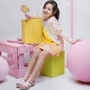 Raih Awards di IFA 2019, Intip 6 Gaya Modis Mikhayla Zalindra