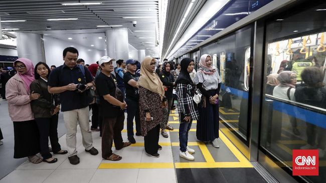 Menhub Minta Manajemen Bentuk Tim Tatib Naik MRT