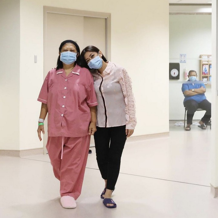 <p>Kali ini, giliran istri Ibas, Aliya Rajasa, yang mendampingi Ani Yudhoyono. (Foto: Instagram @ibasyudhoyono)</p>