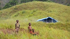 FOTO: Melihat Pengungsian Banjir Sentani di Bukit Harapan