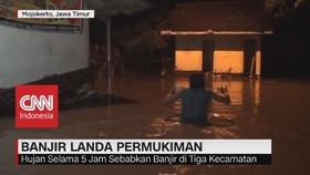 Banjir Landa Pemukiman di Mojokerto
