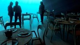 FOTO: Bersantap Nikmat di Bawah Laut Restoran bawah laut pertama Eropa dibuka di Norwegia, memberikan pengalaman bersantap bertemankan kehidupan bawah laut.