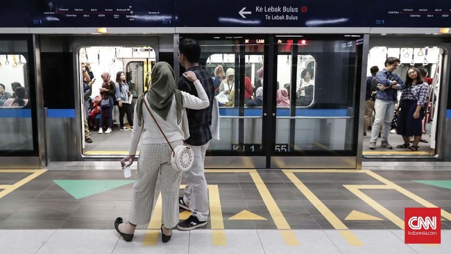 PT MRT Jakarta menyiapkan kuota penumpang 80 ribu orang untuk hari ini, Minggu (24/3), usai diresmikan oleh Presiden Joko Widodo.