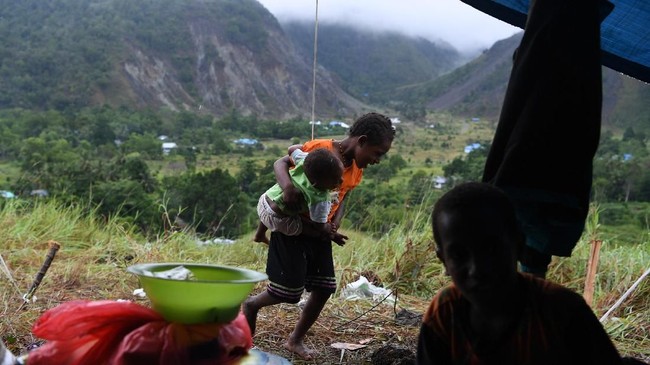 Berdasarkan pendataan polisi setidaknya ada 1.000 orang yang mengungsi buntut kericuhan di Yahukimo, Papua.