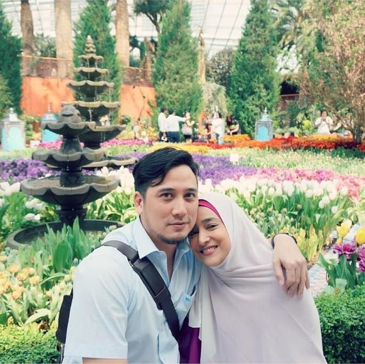 <p>Dalam unggahannya, Cindy sering menghabiskan waktu dengan jalan-jalan dan berpose bareng Firman. Salah satunya seperti di foto ini. (Foto: Instagram @cindyfatikasari18)</p>