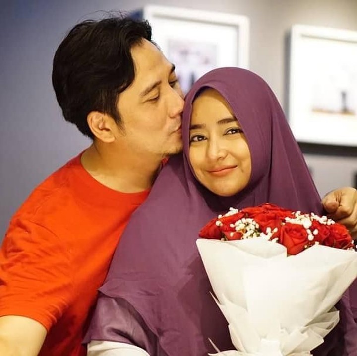 <p>Pada perayaan ulang tahun Cindy yang ke-40 tahun, Firman menyampaikan ucapan selamat dengan memberi bunga dan kalimat <em>'You are the one and only...Love you Lillahitaala</em>'. <em>So sweet</em>! (Foto: Instagram @tengku_firmansyah)</p>