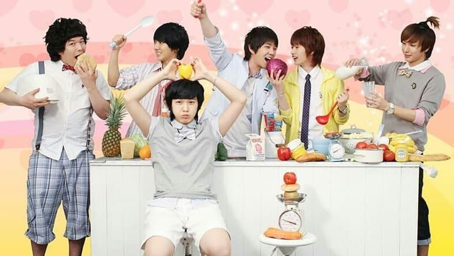 Super Junior Happy Personel grup Super Junior membentuk grup kecil untuk menyalurkan kreativitas individual.