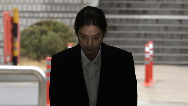 Bersalah, 'Jung Joonyoung-Choi Jonghoon' Musnah di Medsos Usai banding atas kasus pemerkosaan ditolak dan tetap bersalah, Jung Joon-young dan Choi Jong-hoon harus rela 'dilenyapkan' di media sosial.