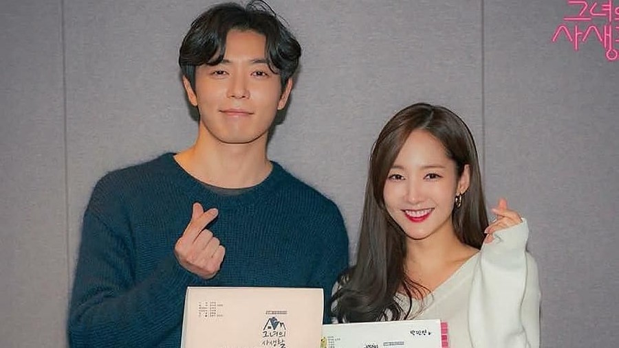 Her Private Life Berikut ini adalah daftar drakor yang akan tayang pada April mendatang.
