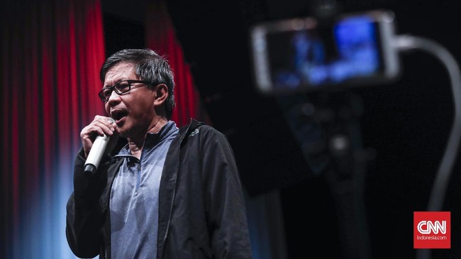 Staf khusus presiden Dini Shanti Purwono meminta masyarakat menilai pernyataan Rocky Gerung yang menyebut Jokowi tak paham Pancasila.