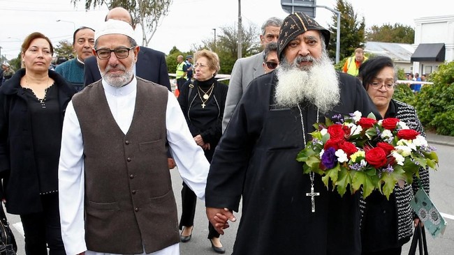 Ribuan warga Christchurch, Selandia Baru, menggelar aksi hening untuk menghormati 50 korban tewas dalam teror penembakan di dua masjid di kota itu pekan lalu.