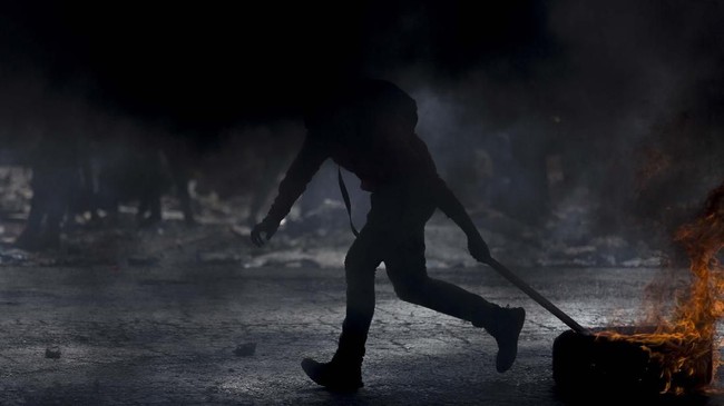 Hamas memuji serangan tabrak lari yang dilakukan milisi Palestina di Yerusalem hingga melukai 12 tentara Israel pada Kamis (6/2).