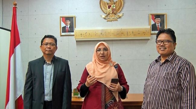 Menag memperpanjang masa jabatan Amany Lubis di UIN Syarif Hidayatullah Jakarta hingga terpilih rektor baru.