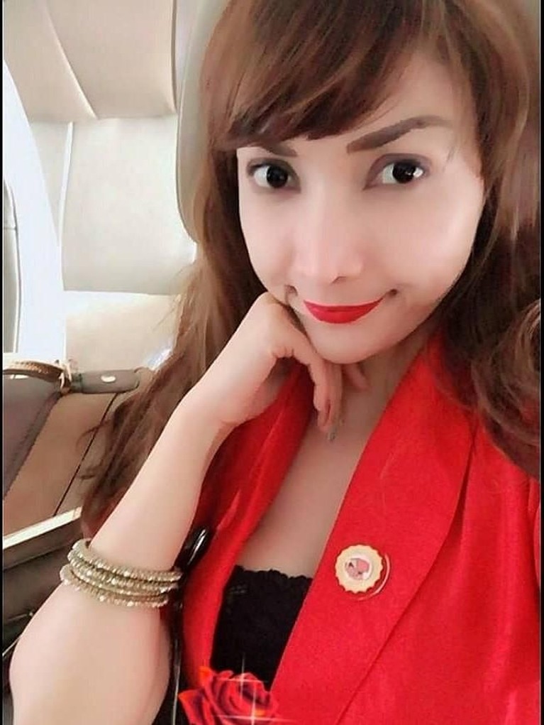 Aktivitas yang padat terkadang membuat para artis membutuhkan transportasi yang cepat. Berikut 6 artis yang dikenal sering menggunakan pesawat pribadi.
