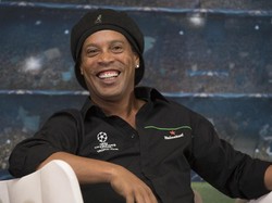 Seperti Saul, Ronaldinho dan Obi Mikel Juga Pernah PHP Fans MU