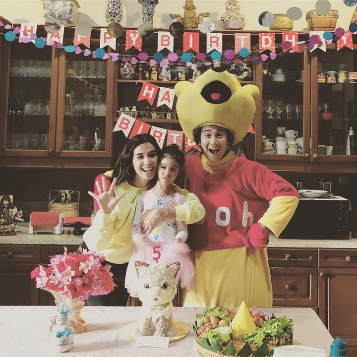 <p>Momen ketika Jizzy berulang tahun nih. Sederhana, tapi seru banget ya kayaknya. (Foto: Instagram @marshatimothy)</p>
