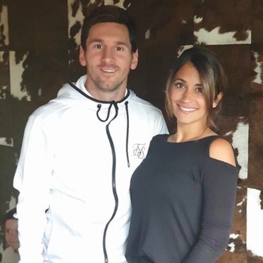 Istri Messi Mendadak Viral karena Bicara Pakai Bahasa Inggris