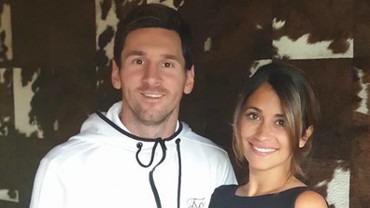 img-title Istri Messi Mendadak Viral karena Bicara Pakai Bahasa Inggris