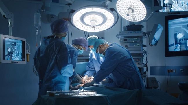 Kemenkes tengah mempersiapkan operasi bedah robotik jarak jauh atau robotic telesurgery yang ditargetkan dapat mulai beroperasi paling lambat pada 2025.