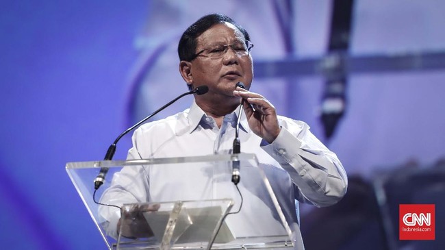 Prabowo Subianto menanggapi ejekan soal ekonomi. Dia menyatakan selama 30 tahun ikut seminar ekonomi dari ayahnya, Soemitro Djojohadikusumo, di meja makan.