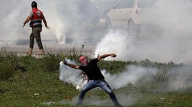 Demo Puluhan Ribu Warga Palestina di Gaza, Satu Pemuda Tewas