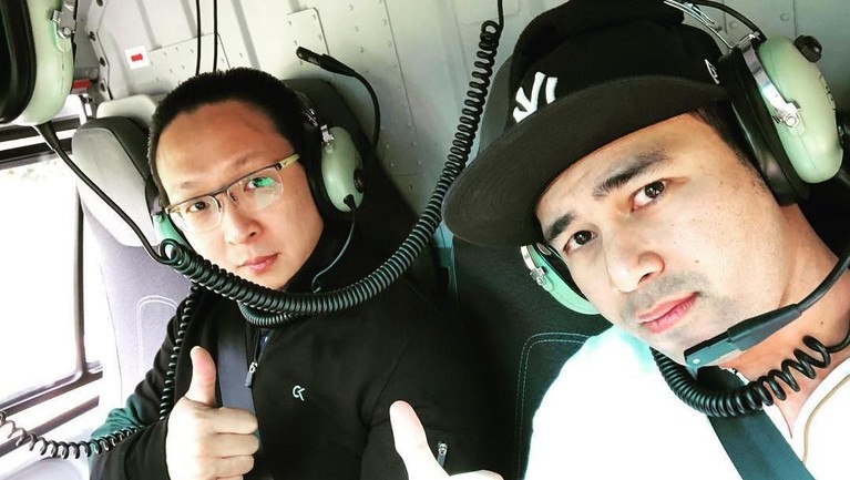 Aktivitas yang padat terkadang membuat para artis membutuhkan transportasi yang cepat. Berikut 6 artis yang dikenal sering menggunakan pesawat pribadi.