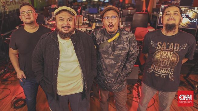 SORE akan merilis EP baru dengan konsep lebih feminin, meski lagu-lagunya justru bertempo lebih cepat dan tak mengalun sendu lagi.