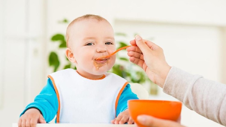 Bunda pusing karena berat badan si kecil enggak naik-naik? Coba beberapa menu berikut yuk, Bun!