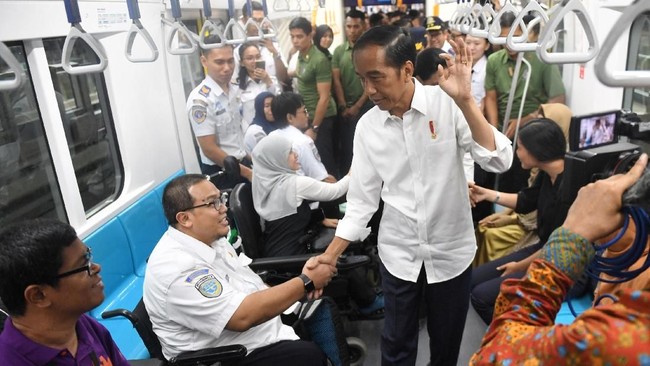 Jokowi dijadwalkan meresmikan MRT hari ini, Minggu (24/3) di Bundaran HI.
