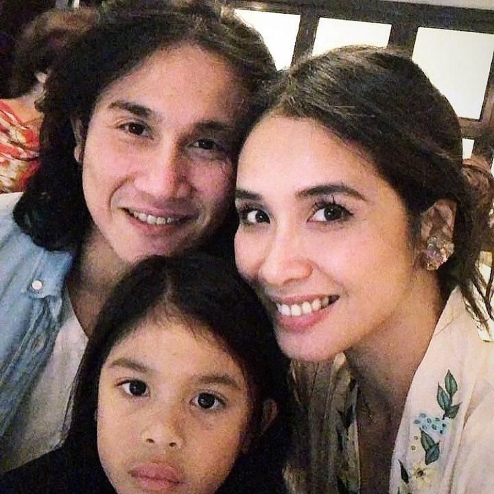 <p>Dari pernikahannya, mereka dikaruniai seorang putri bernama Jizzy Pearl Bastian. (Foto: Instagram @vinogbastian__)</p>