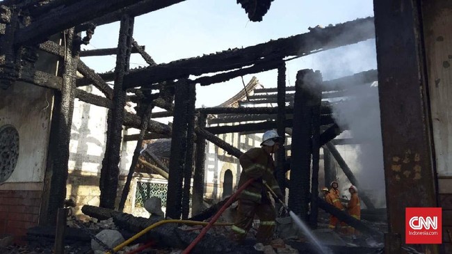 BPBD Langkat mencatat korban meninggal dalam kebakaran pabrik korek api mencapai 30 orang. Total pegawai dalam pabrik saat kejadian 34 orang.