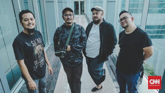 Band SORE menjadi bintang tamu dalam Music at Newsroom CNNIndonesia.com edisi hari ini, Rabu (27/3).