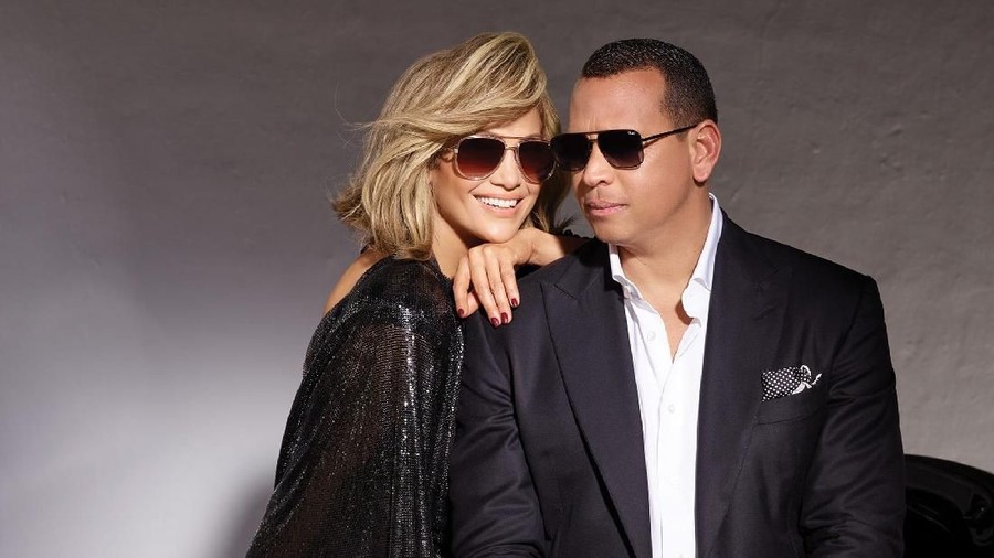 Jennifer Lopez dan Alex Rodriguez Jadi Bintang Iklan Kacamata Jennifer Lopez dan Alex Rodriguez Jadi Bintang Iklan Kacamata