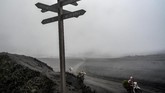 FOTO: Kesibukan di Tengah Aktivitas Vulkanis Bromo Di tengah-tengah aktivitas vulkanis Gunung Bromo yang terjadi sepekan terakhir, warga sekitar termasuk industri pariwisata tetap beraktivitas seperti biasa.