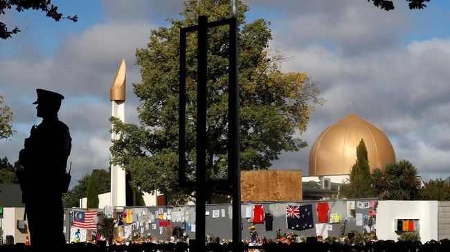 Christchurch sejatinya adalah kota yang indah, tenang, serta dihuni oleh penduduk rukun walau berbeda suku, ras, dan agama.