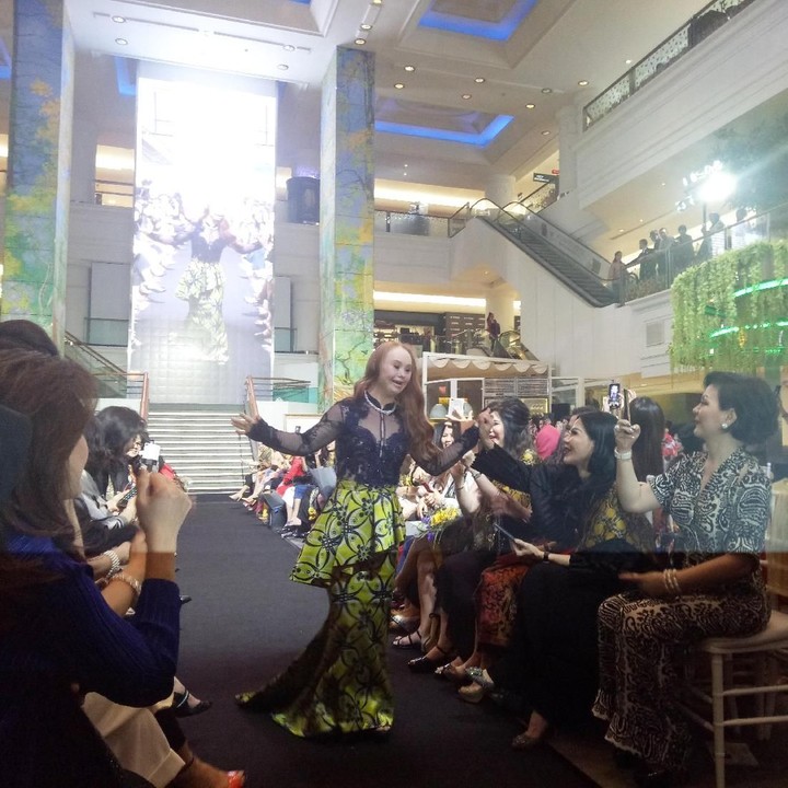 <p>Di acara ini, Madeline jadi salah satu bintang utama yang menarik perhatian banyak orang, Bun.</p>