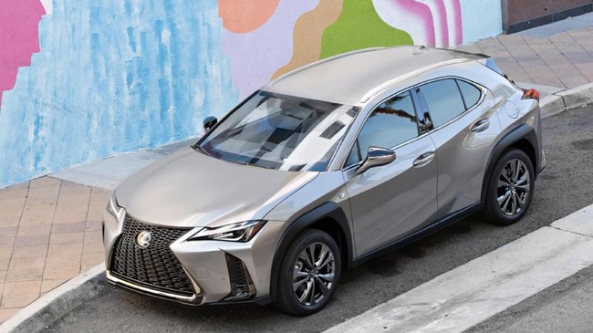 Wanita kini menjadi sasaran empuk produk otomotif Lexus. Alasannya karena wanita butuh kendaraan nyaman dan aman untuk digunakan sehari-hari.
