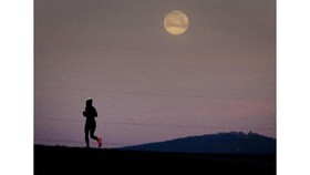 Hari Terakhir Nikmati Purnama 'Hunter's Moon'