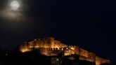FOTO: Rupa Supermoon Terakhir di 2019 Fenomena supermoon menyapa langit pada Kamis (21/3). Supermoon kali ini merupakan yang terakhir di tahun 2019.